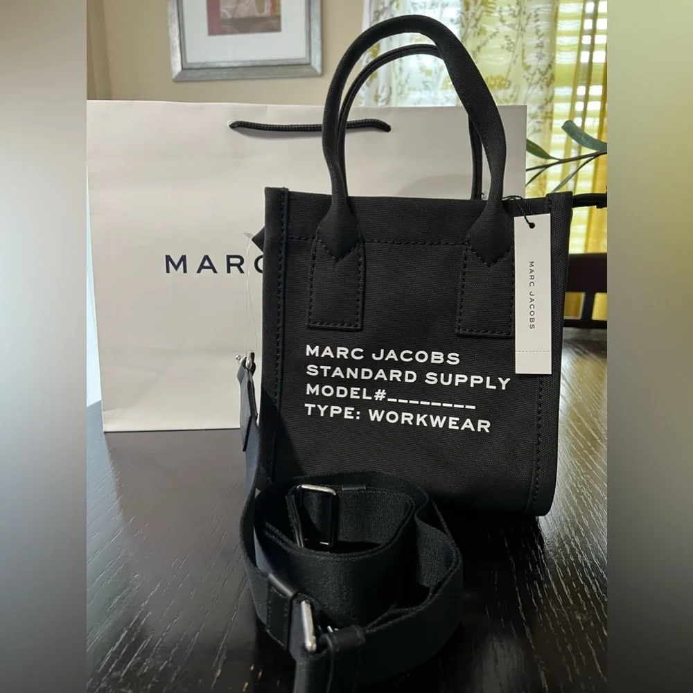 ❌SOLD❌NWT Marc Jacobs Canvas Crossbody Bag - Picture 1 of 8